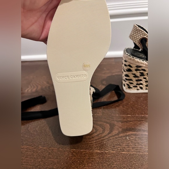 Vince Camuto Bendsen Wedge Size 8 NEW IN BOX - Picture 4 of 5